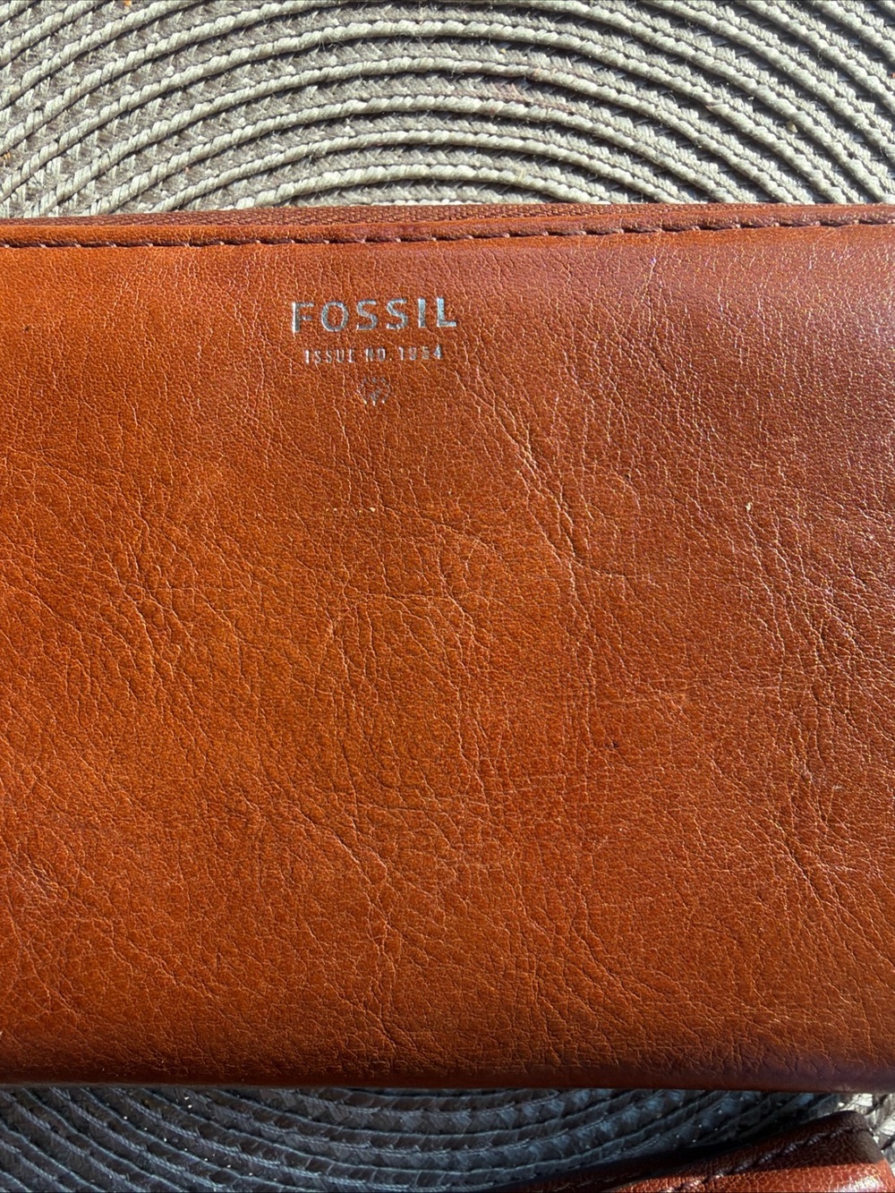Fossil Warm Brown Leather Zip Wristlet Wallet - Picture 3 of 7